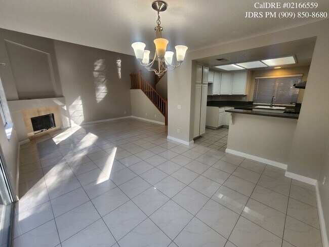 Foto del edificio - Price Lowered! West Covina 3 Bedroom Condo