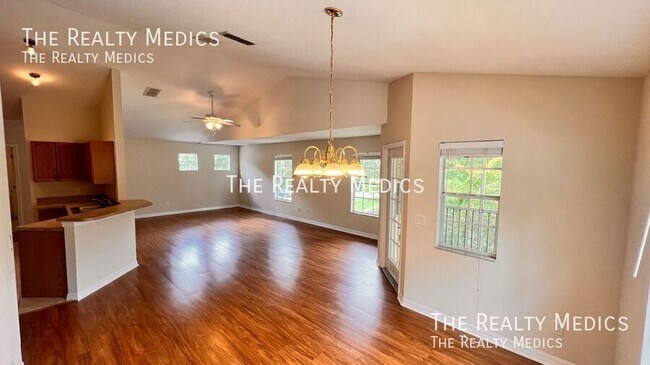 Building Photo - 3658 Oakdale Cir