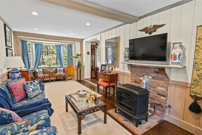 Foto del edificio - 87 Piping Rock Rd