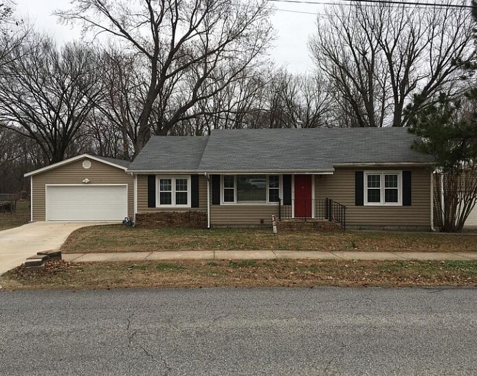 Primary Photo - 1302 Bella Vista Rd