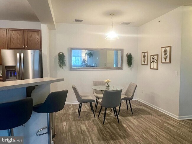 Foto del edificio - 435 Timberlake Dr