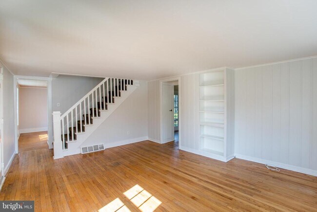 Foto del edificio - 766 Sergeantsville Rd