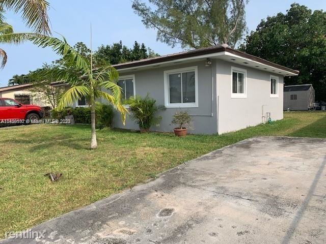 Foto del edificio - 3 br, 1 bath House - 12030 SW 181st St