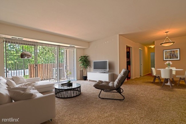 Building Photo - 7828 Woodside Ter