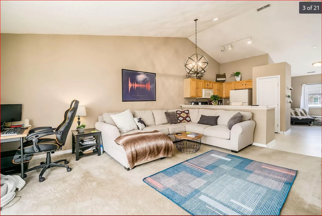 Foto principal - 6378 Edgecreek Ln
