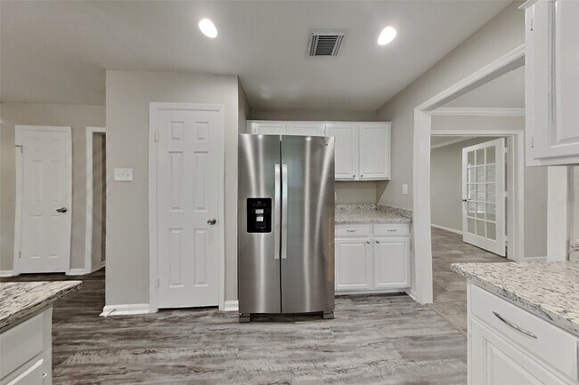 Foto del edificio - 3515 Timothy Ln