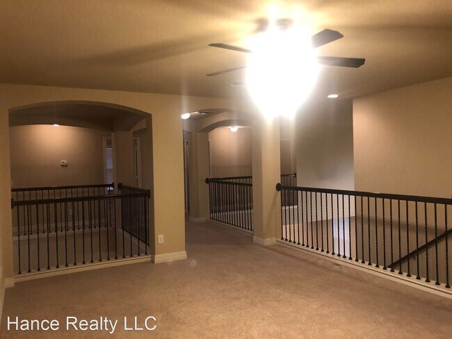 Building Photo - 5 br, 3 bath House - 3112-Half Moon Dr.