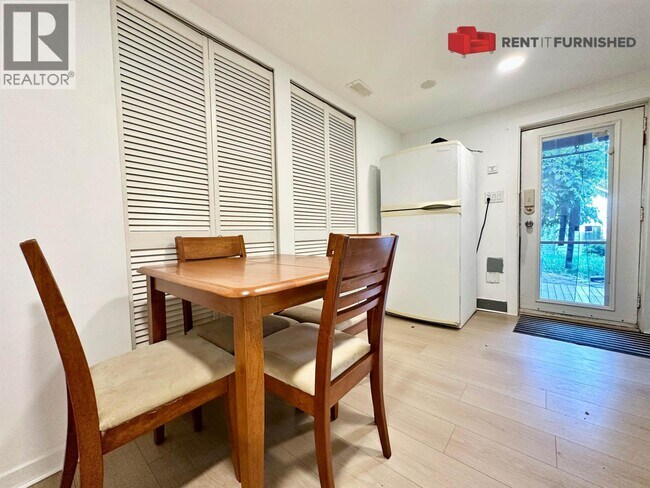 Photo du bâtiment - 1522 8th Ave