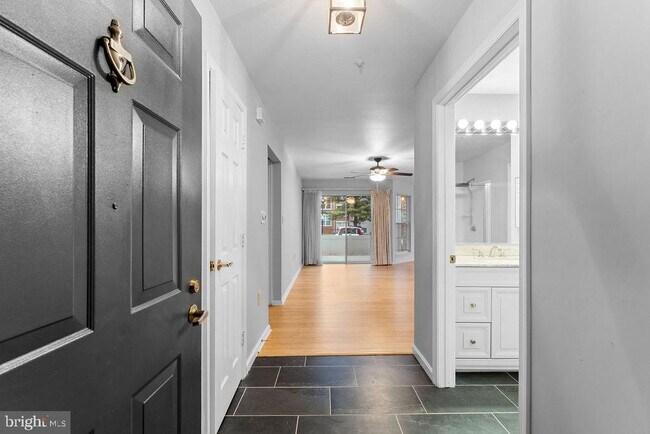 Foto del edificio - 5930 Millrace Ct