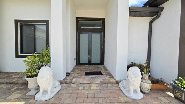 Foto del edificio - 220 NE 8th Pl