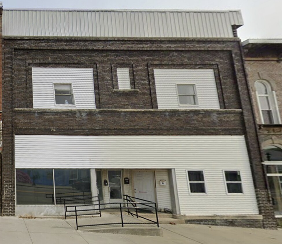 Primary Photo - 107 E 2nd St