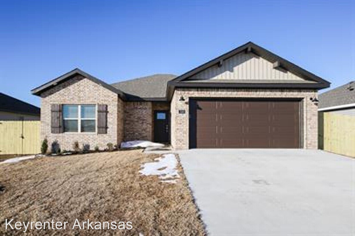 Foto principal - 3 br, 2 bath House - 310 Grove
