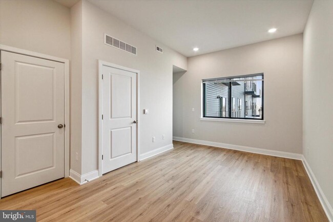 Foto del edificio - 2157 E Lehigh Ave