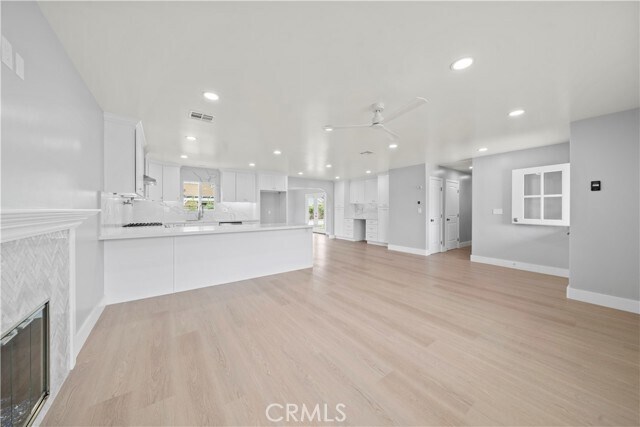 Foto del edificio - 4581 Suite Dr