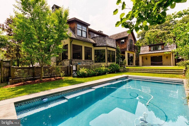 Foto del edificio - 4313 Rosedale Ave