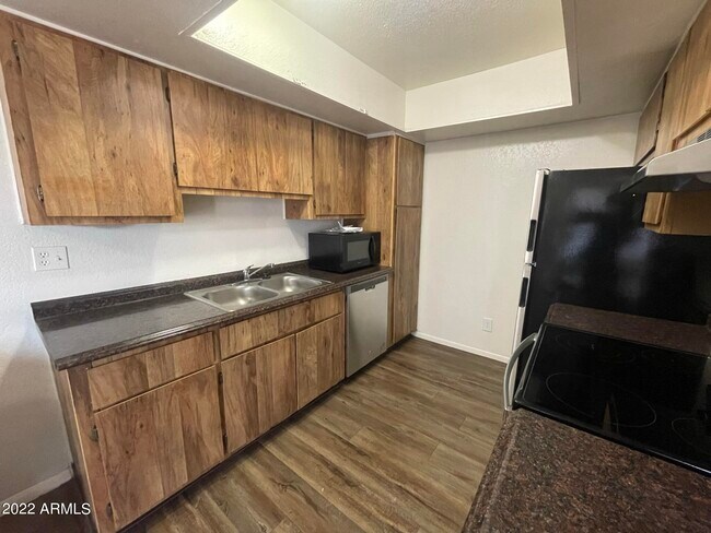 Building Photo - 3810 N Maryvale Pkwy
