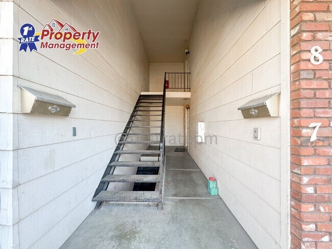 Foto del edificio - 5575 W. Franklin St.
