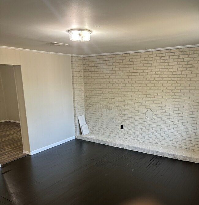 Building Photo - 902 Curdwood Blvd