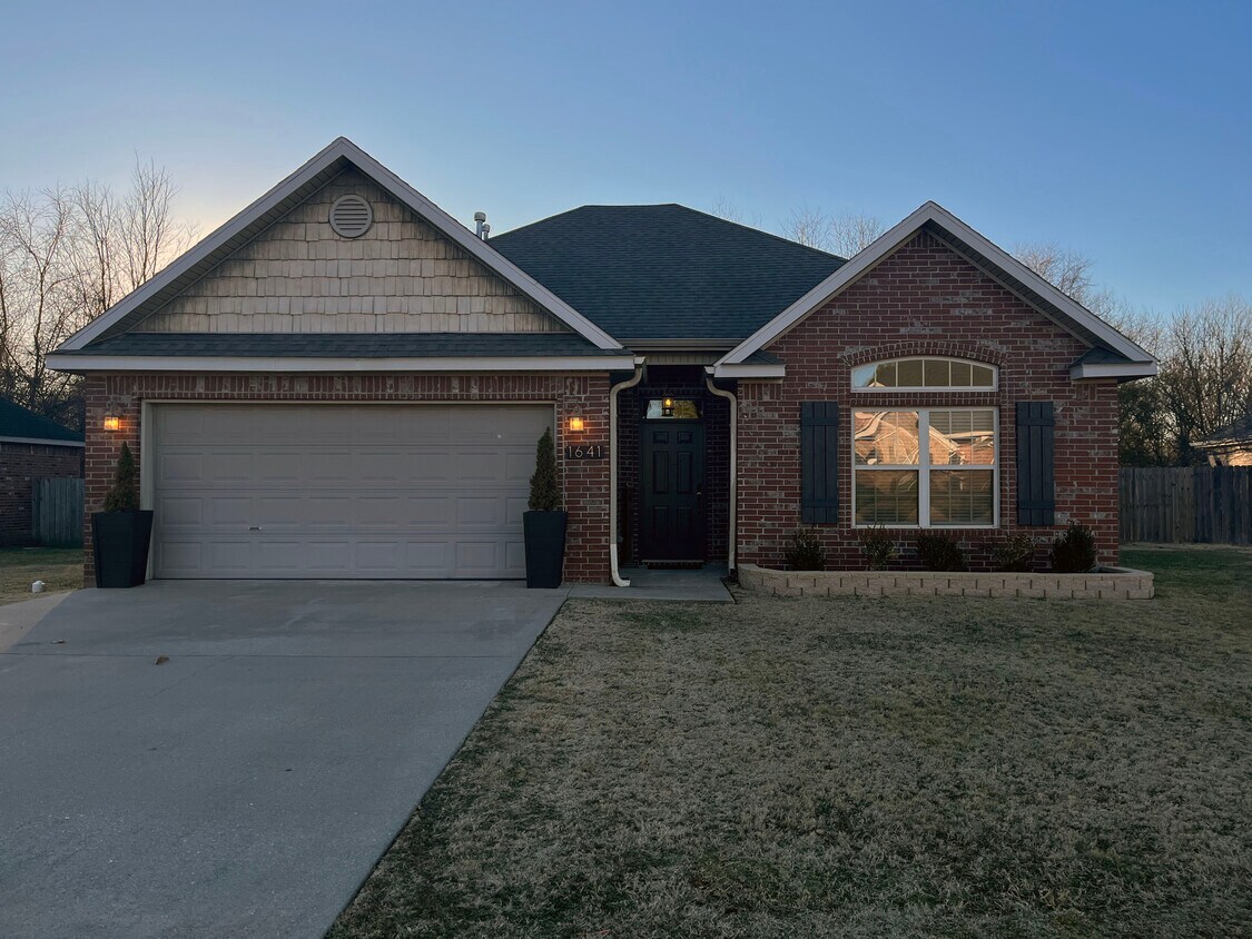 1641 Shetland Dr, Fayetteville, AR 72704 House Rental in Fayetteville, AR