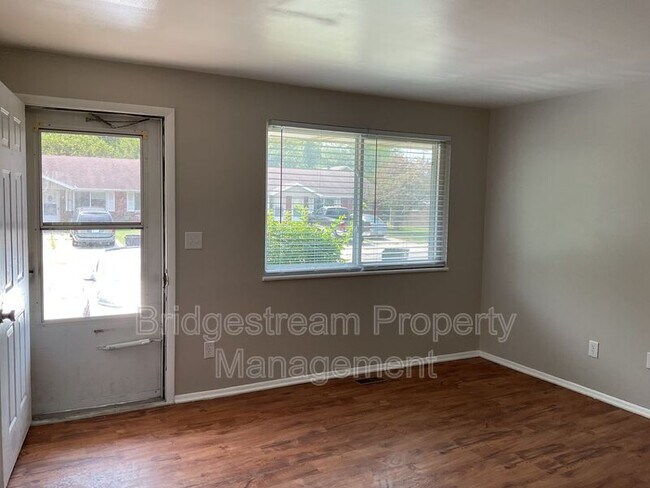 Building Photo - 4953 Leeper St