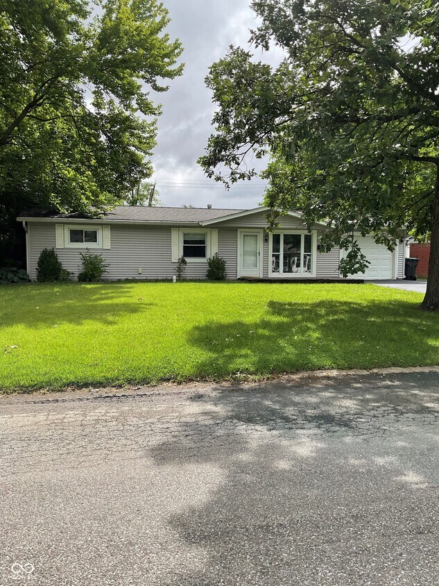 Primary Photo - 835 Princeton Dr