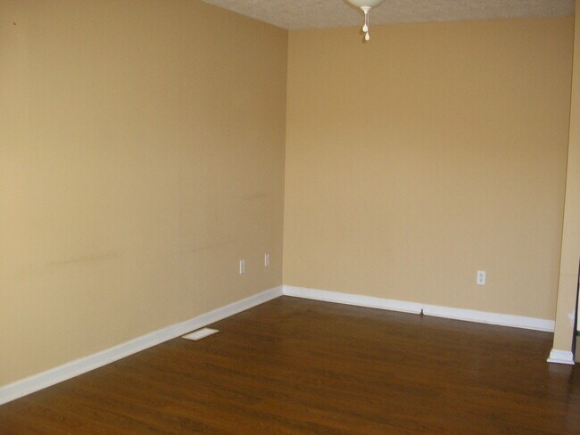 Foto del edificio - 109 Hillridge Ct