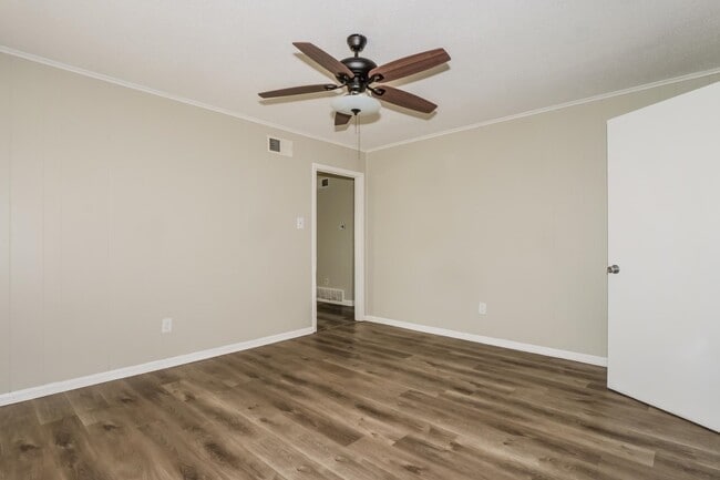 Building Photo - 5120 Breckenwood Dr
