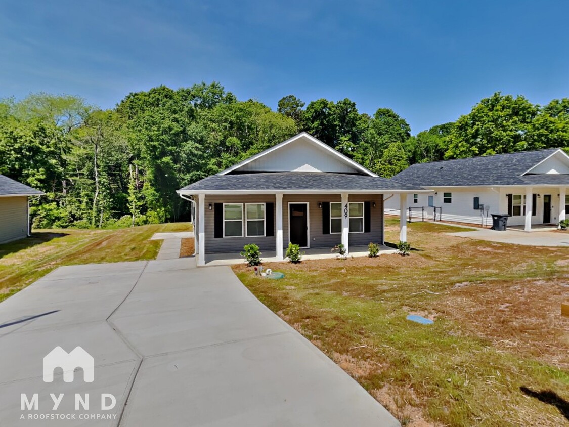 Foto principal - 409 S Spargo St