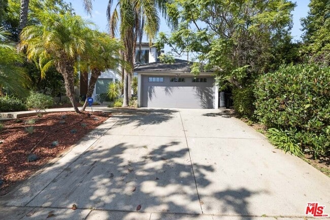 Building Photo - 10453 Holman Ave