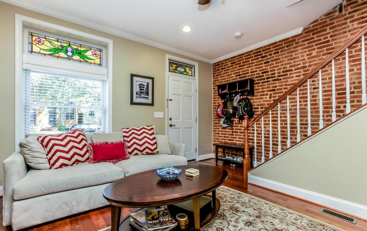 Foto principal - 2117 Bank St