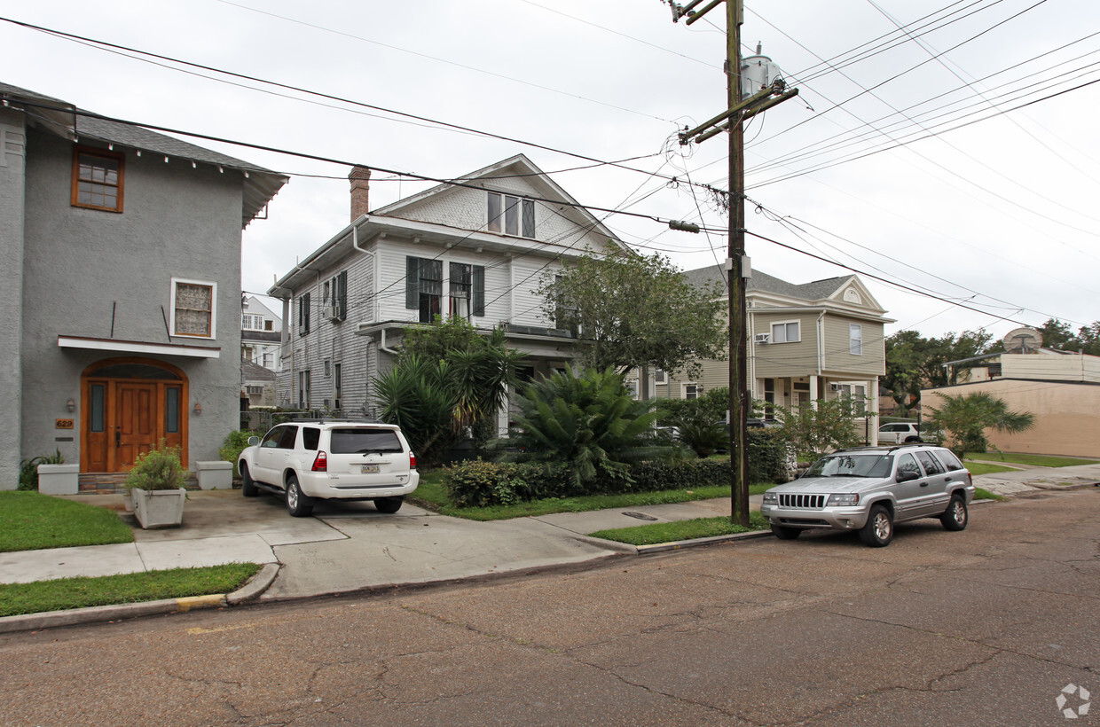Foto principal - 631 Broadway St
