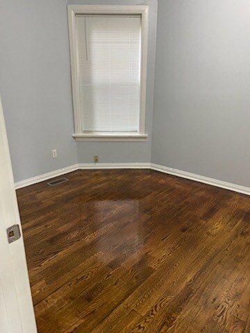 Foto del edificio - 1315 E 72nd Pl