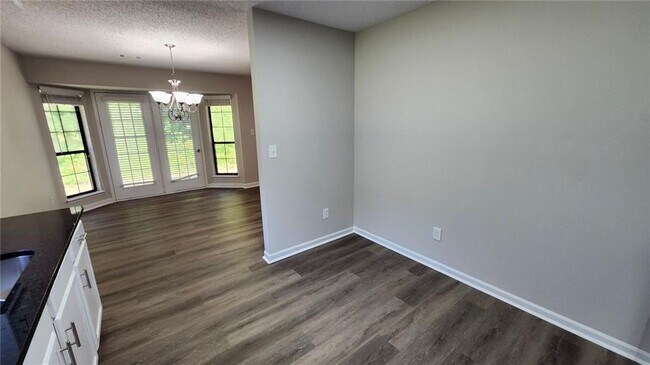 Foto del edificio - 7847 Sugarland Dr