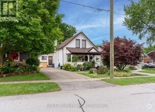 Building Photo - 5621 Glenholme Ave