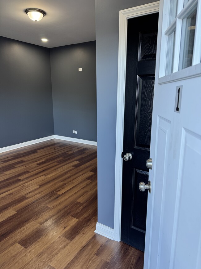 Building Photo - 2309 W 47th Pl