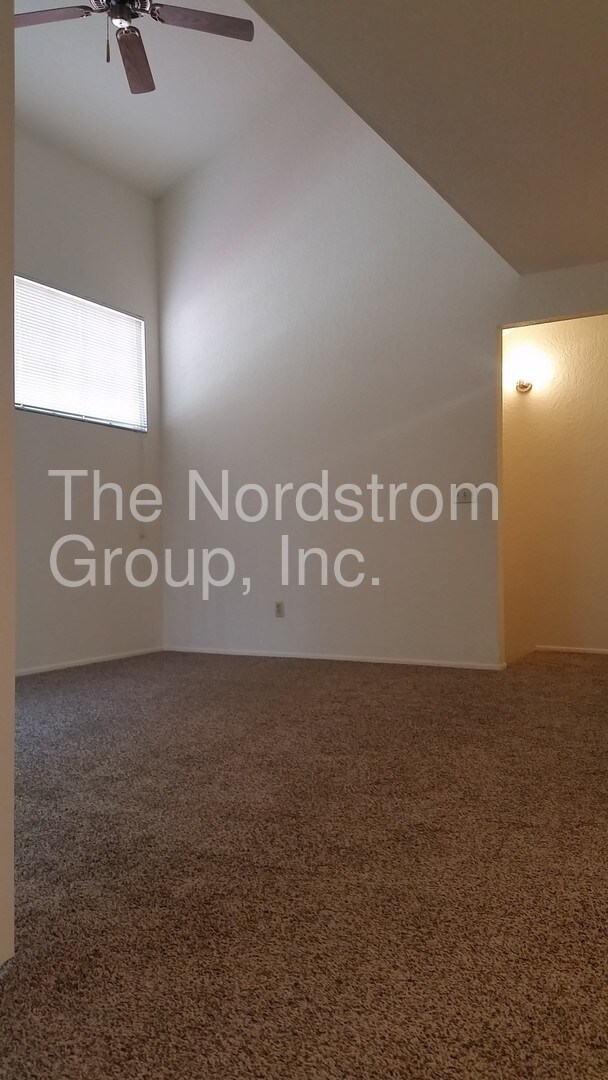 Building Photo - 4281 N River Grove Cir