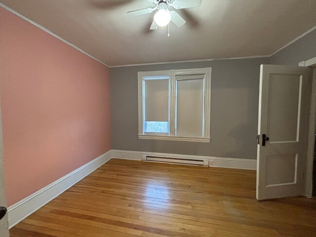 Building Photo - Apartment for Rent