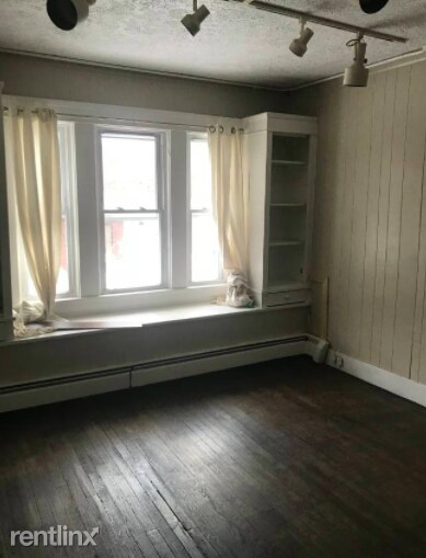 Building Photo - 2 br, 1 bath Apartment - 1863 Coventry Rd