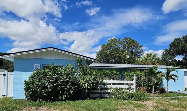 Building Photo - 2056 Temple Terrace