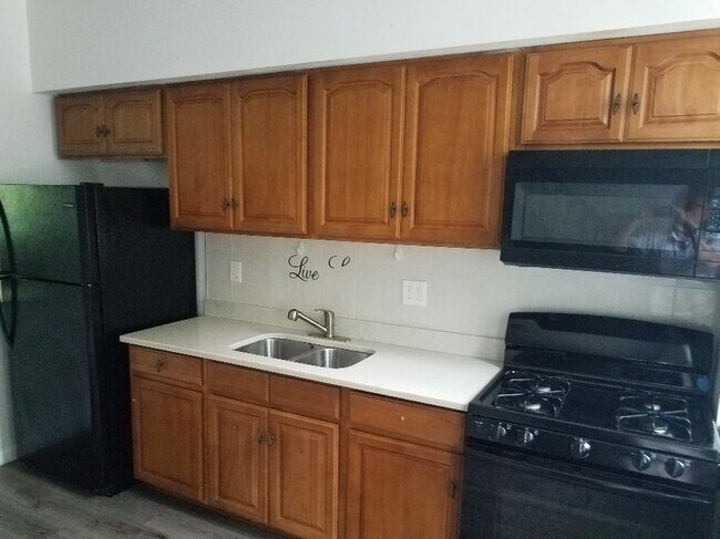 Kitchen - 4 Balsam St