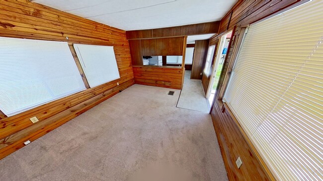Building Photo - Mobile Home
