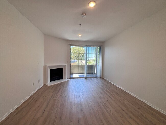 Interior Photo - 2245 Beverly Glen Blvd.