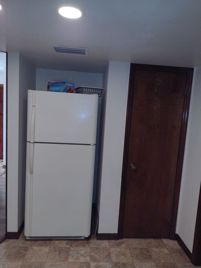 Building Photo - 3 - 2 in Fruitland Park