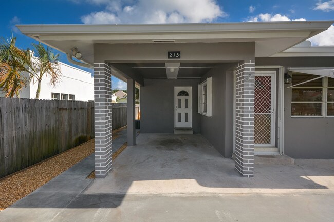 Foto del edificio - 215 SW 1st Ave