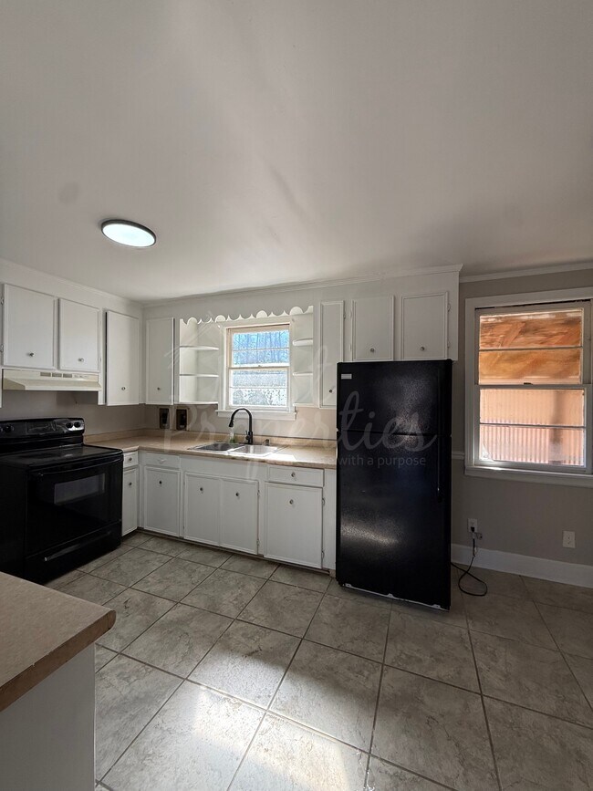 Foto del edificio - 921 Woodland Dr