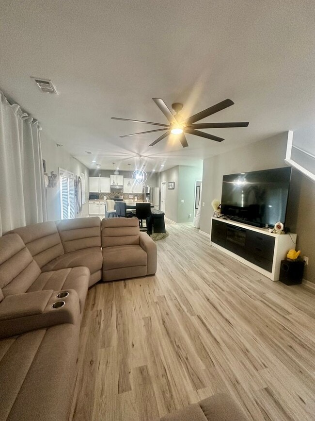 Foto del edificio - 201 Flowing Meadows Dr