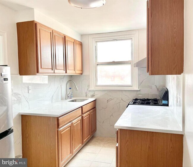 Foto del edificio - 6624 Rutland St