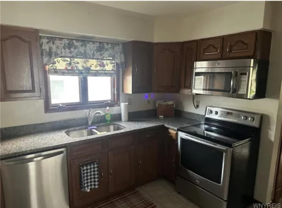 Shared kitchen - 115 N 17th St