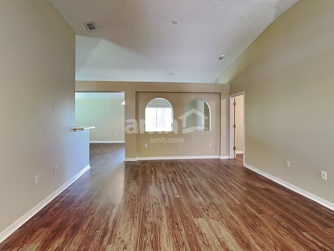 Building Photo - 2083 Sorento Circle