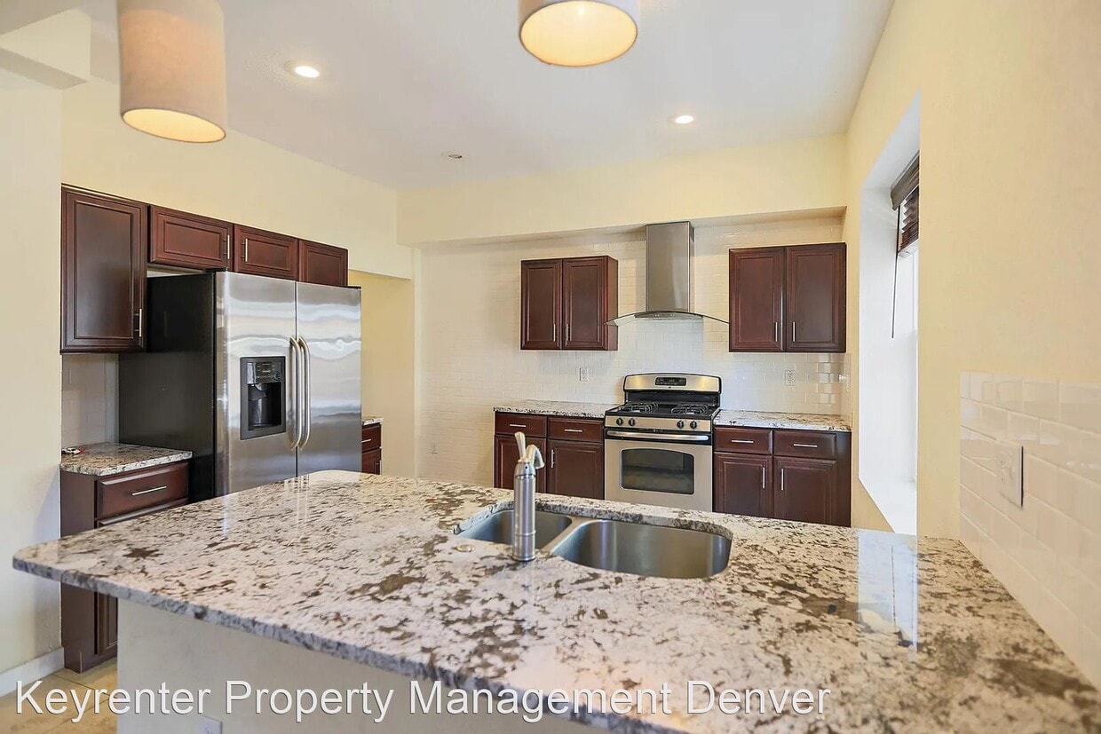 Primary Photo - 3 br, 2.5 bath House - 225 E Cedar Ave